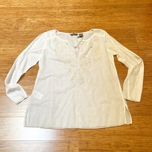 NWT! Eddie Bauer White Long Sleeve Peasant Blouse w/ Floral Embroidery. Medium